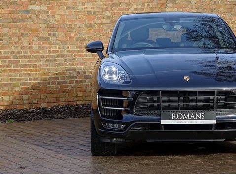 Porsche Macan Turbo 22