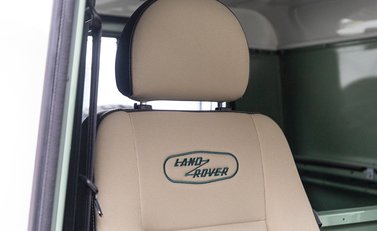 Land Rover Defender 90 Heritage Hard Top 11