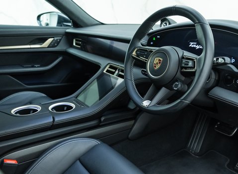 Porsche Taycan TURBO S 13