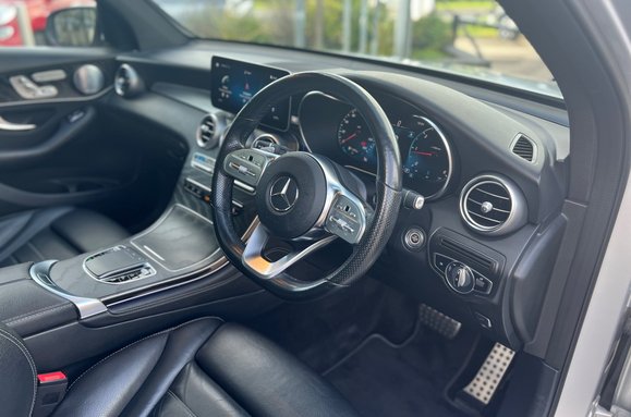 Mercedes-Benz GLC GLC 300 D 4MATIC AMG LINE PREMIUM PLUS 19