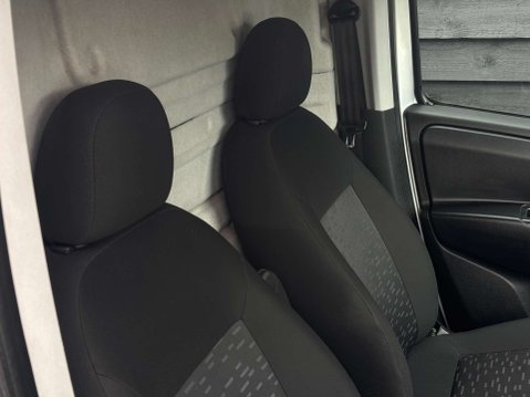 Vauxhall Combo 1.2 Combo 2300 Sport CDTi ecoFLEX S/S 30