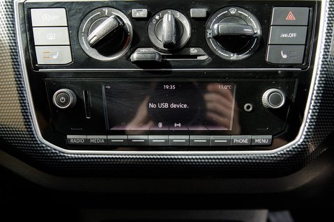 Volkswagen Up R-LINE 23