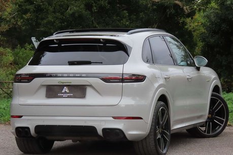 Porsche Cayenne 3.0 V6 E-Hybrid 17.9kWh Platinum Edition TiptronicS 4WD Euro 6 (s/s) 5dr (3 5
