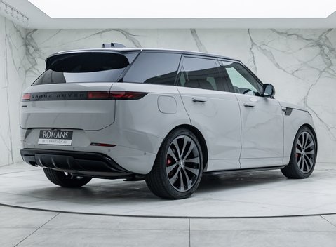 Land Rover Range Rover Sport D300 Dynamic SE 3