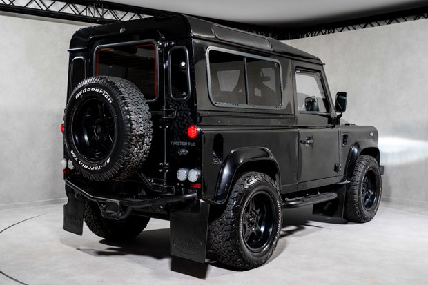 Land Rover Defender 90 TD XS STATION WAGON. TWISTED EDITION. TWISTED UPGRADES. HEATED SEATS. 4