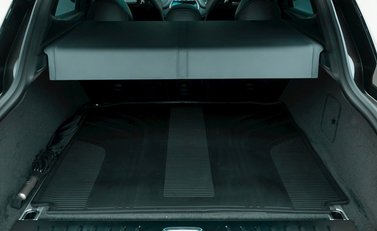 Aston Martin DBX 707 36