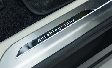 Land Rover Range Rover P530 Autobiography LWB (7 Seat) 25