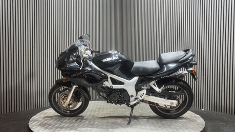 Suzuki SV650 2000 25K 1 OWNER PROJECT BIKE SPARES OR REPAIR 650CC A2 4