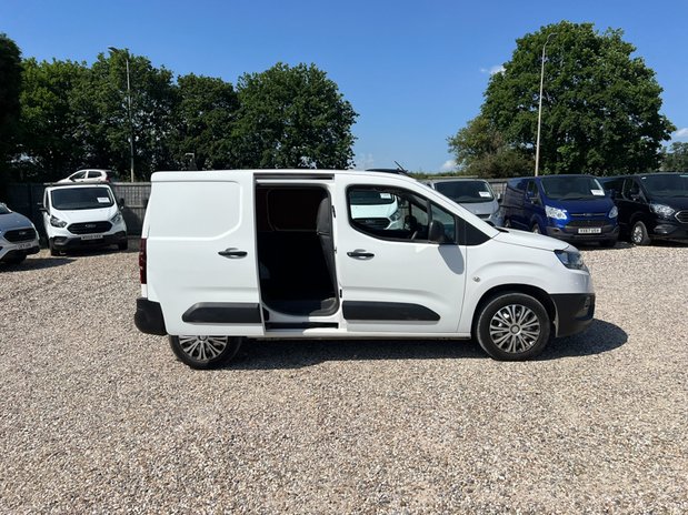Toyota Proace City SWB L1H1 Low Roof Active Air Con EURO 6 NO VAT 9