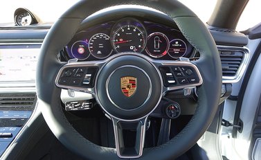 Porsche Panamera 4S 3
