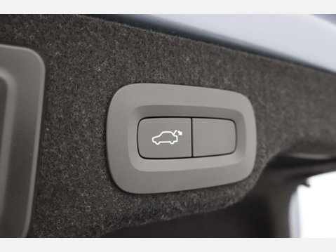 Volvo S90 2.0 S90 Momentum D4 Auto 4dr 44