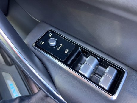 Jaguar F-Pace 2.0 D200 MHEV R-Dynamic HSE Auto AWD Euro 6 (s/s) 5dr 32