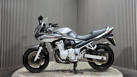 Suzuki Bandit GSF 650 2009 ONLY 13K NEW MOT JUST SERVICED A2 650CC 4