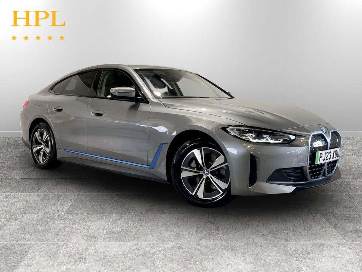 BMW i4 listing photo