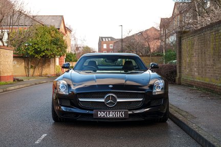 Mercedes-Benz SLS AMG Gullwing 6