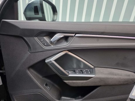 Audi RS Q3 2.5 TFSI SUV 5dr Petrol S Tronic quattro Euro 6 (s/s) (400 ps) 8