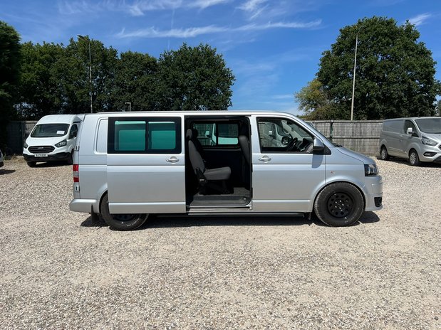 Volkswagen Transporter Crew Cab AUTO SWB L1H1 Low Roof T32 Highline Air Con NO VAT 27