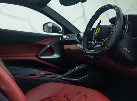 Ferrari 812 Superfast 10