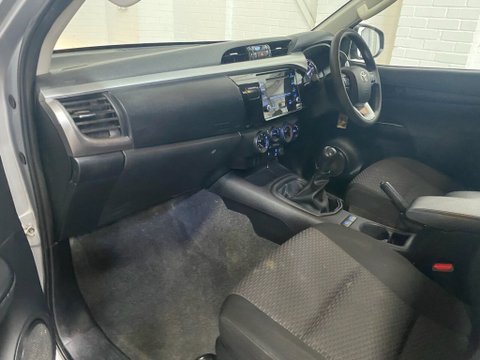 Toyota Hilux ACTIVE 4WD D-4D DCB 19