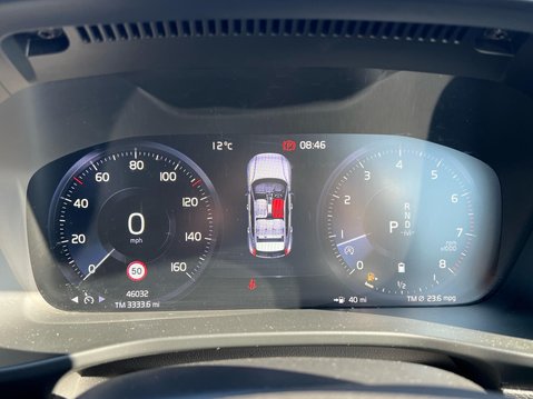 Volvo XC40 B4 R-DESIGN PRO MHEV 22