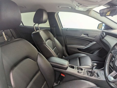 Mercedes-Benz GLA 1.6 GLA 200 Sport 5dr 29