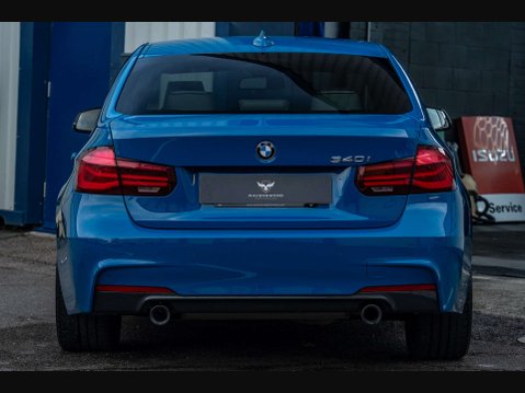 BMW 3 Series 3.0 340i M Sport Shadow Edition Auto 4dr 28