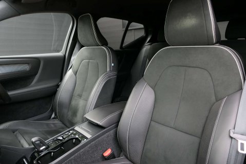 Volvo XC40 2.0 XC40 R-Design T4 Auto 5dr 39