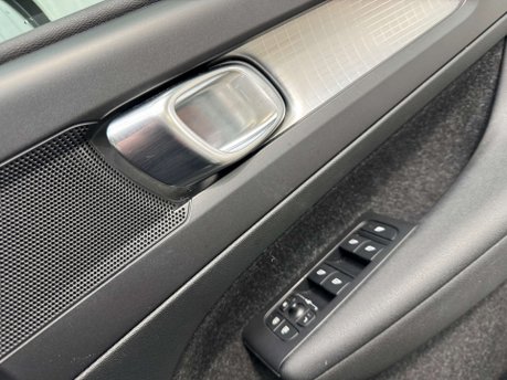 Volvo XC40 2.0 XC40 Momentum D3 5dr 79