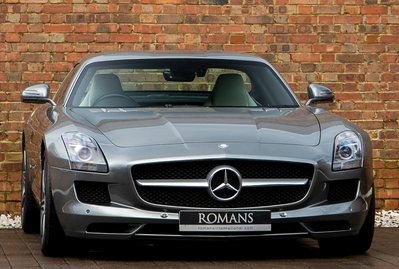Mercedes-Benz SLS AMG