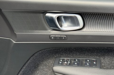 Volvo XC40 D4 R-DESIGN PRO AWD 31