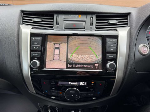 Nissan Navara 2.3 Navara N-Guard dCi 4WD 5dr 31