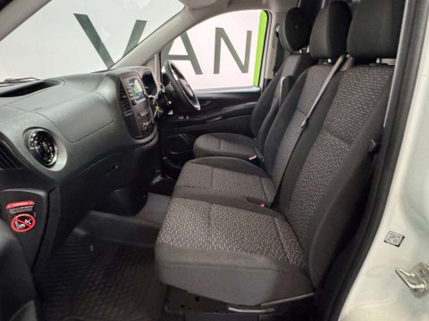 Mercedes-Benz Vito eVito 66 Progressive 17