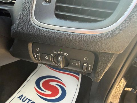 Volvo V40 2.0 T3 R-Design Nav Euro 6 (s/s) 5dr 26