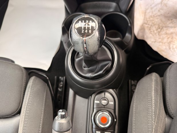 Mini Hatch COOPER 28
