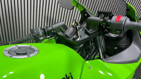 Kawasaki Ninja 250 EX 2008 ONLY 160 MILES OUTSTANDING CONDITION A2 READY 250CC 25