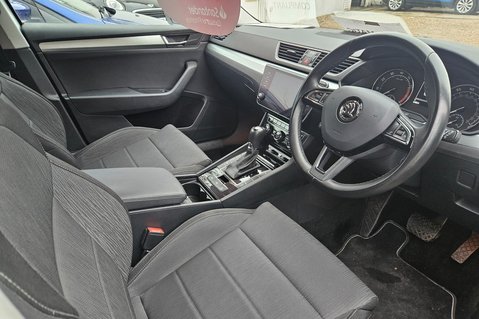 Skoda Superb SE TSI AUTOMATIC. 1 PREVIOUS KEEPER.. APPLE PLAY.. 5 MAIN DEALER SERVICE 24