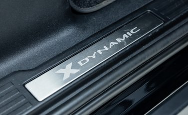 Land Rover Defender 90 D250 X-Dynamic SE URBAN 22