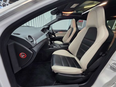 Mercedes-Benz C Class 6.3 C63 V8 AMG Saloon 4dr Petrol SpdS MCT Euro 5 (457 ps) 10