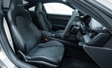 Porsche 911 Carrera GTS (992) 14