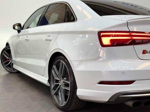 Audi S3 2.0 TFSI Saloon 4dr Petrol S Tronic quattro Euro 6 (s/s) (310 ps) 31