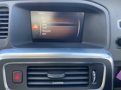 Volvo V60 2.0 D4 Lux Nav Auto Euro 6 (s/s) 5dr 33
