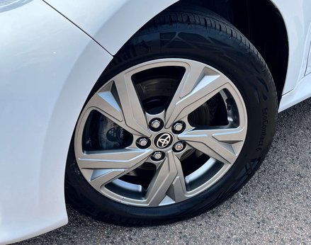 Toyota Yaris ICON HEV CVT 3