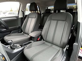 Volkswagen T-Roc 1.5 T-Roc Match TSI S-A 5dr 29