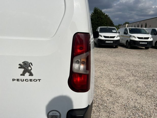 Peugeot Partner SWB (SOLD) L1H1 Low Roof Professional Air Con Sensors Cam EURO 6 NO VAT 23