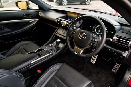 Lexus RC 300H F SPORT