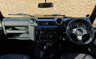 Land Rover Defender T40 19