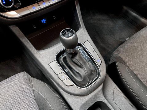 Hyundai i30 1.0 T-GDi MHEV SE Connect Hatchback 5dr Petrol Hybrid DCT Euro 6 (s/s) (120 17