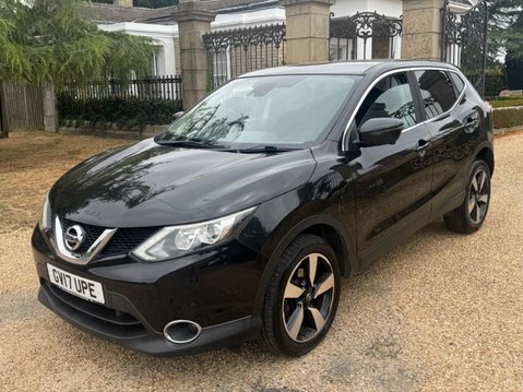 Nissan Qashqai 1.2 DIG-T N-Connecta SUV 5dr Petrol XTRON Euro 6 (s/s) (115 ps) FSH & 2X OR 25