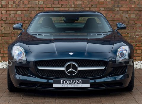 Mercedes-Benz SLS AMG 4