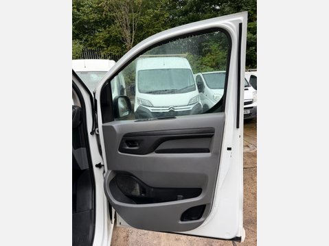 Peugeot Expert 2.0 BlueHDi 1400 Professional Plus Standard Panel Van 6dr Diesel Manual MWB 26